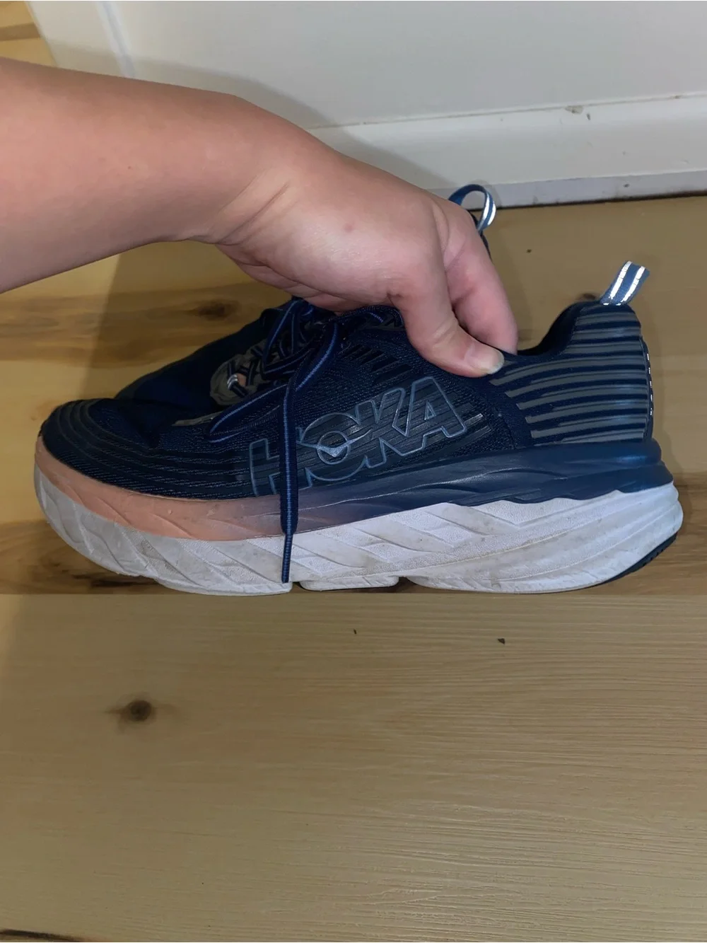 Hoka One One Bondi 6 Navy Blue & Peach Max Cushion Running Shoes Sz 8.5